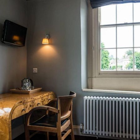 The Castle Inn Bradford-On-Avon Exterior photo